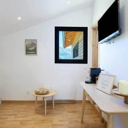 Fenetre Sur Le Neron Bed and breakfast